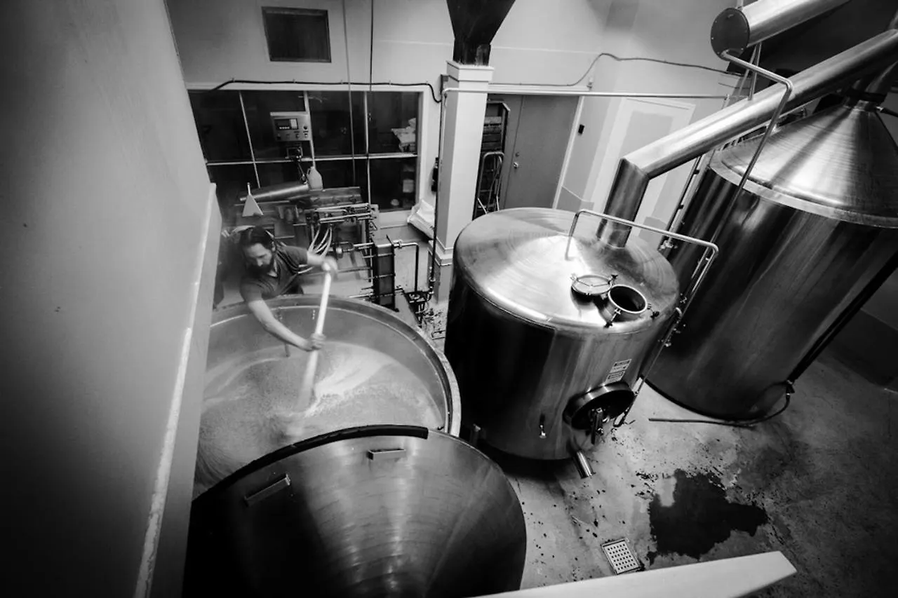 Swans Brewery, Pub & Hotel فكتوريا